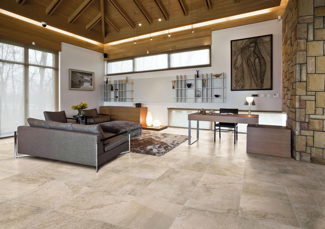 Salón con suelo de piedra natural