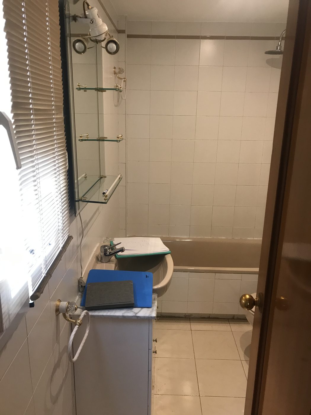 Visita técnica: croquis y mediciones sobre el baño original de Mataelpino